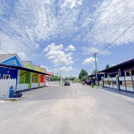 Auranad Tinyhouse Bandar Tanah Merah Wifi Netflix Luaran gambar