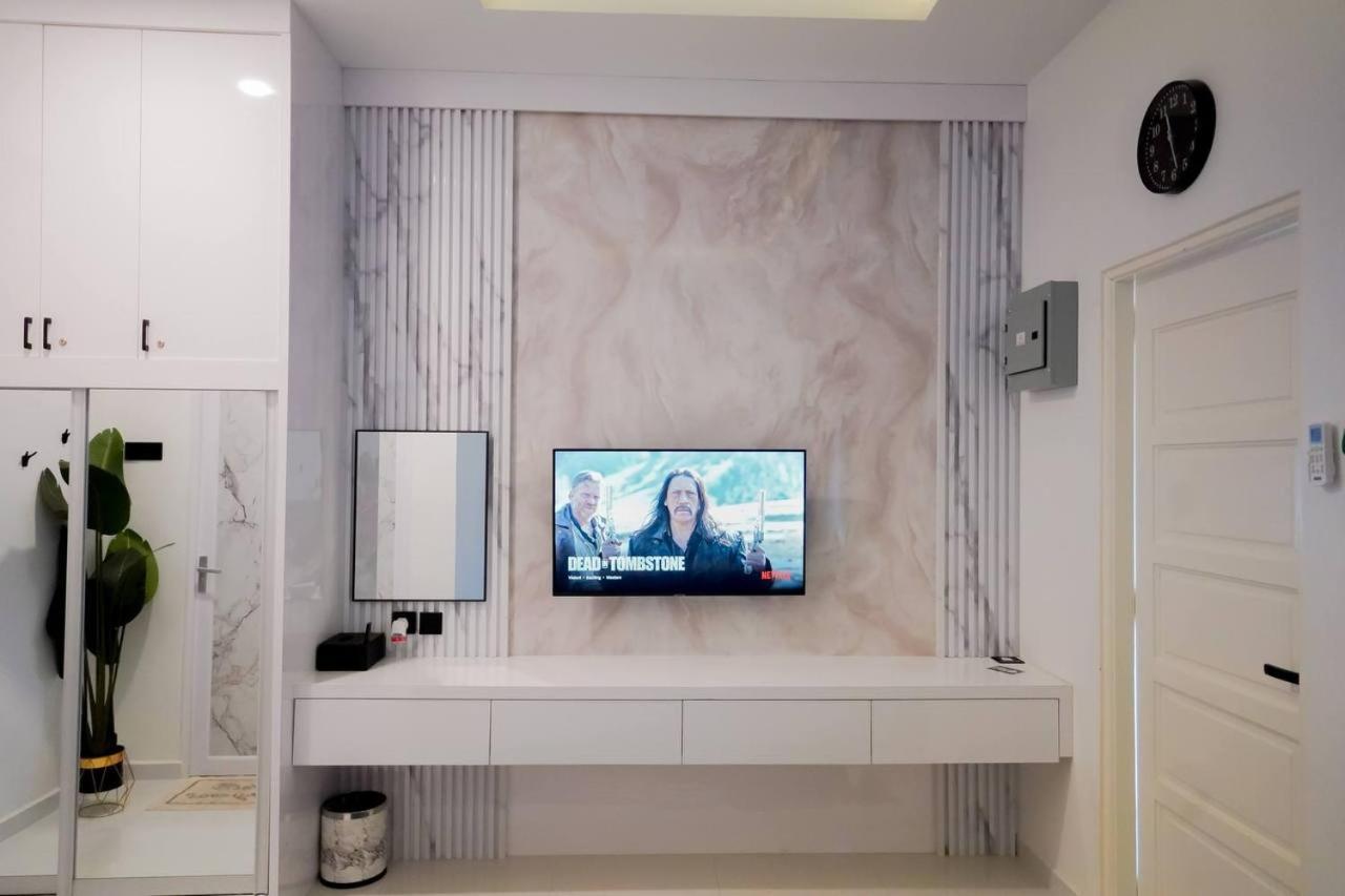 Auranad Tinyhouse Bandar Tanah Merah Wifi Netflix Luaran gambar