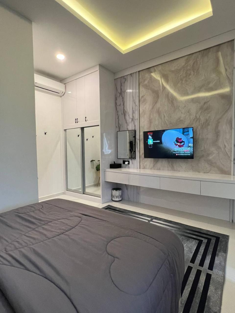 Auranad Tinyhouse Bandar Tanah Merah Wifi Netflix Luaran gambar