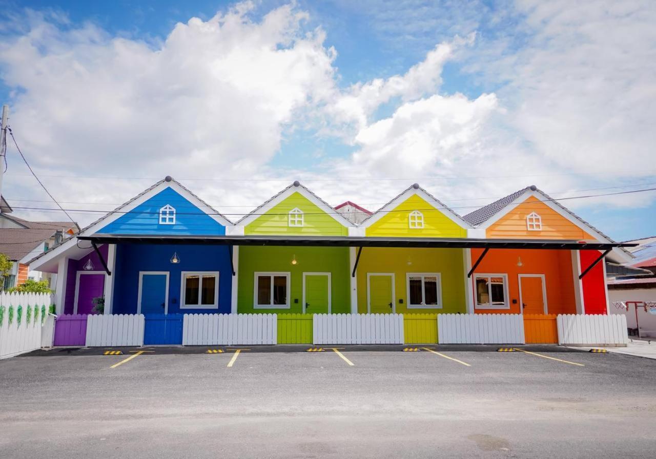 Auranad Tinyhouse Bandar Tanah Merah Wifi Netflix Luaran gambar