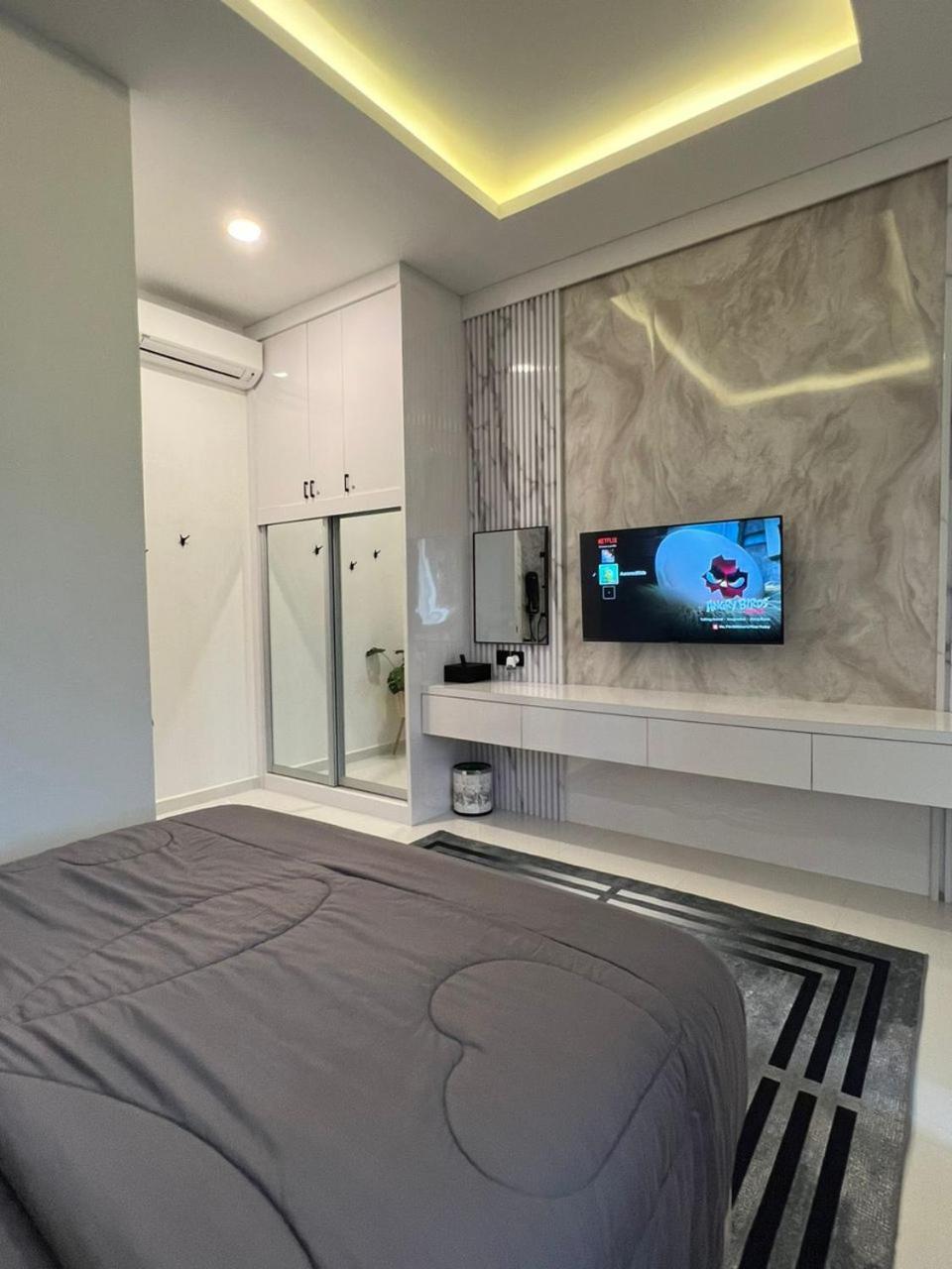 Auranad Tinyhouse Bandar Tanah Merah Wifi Netflix Luaran gambar