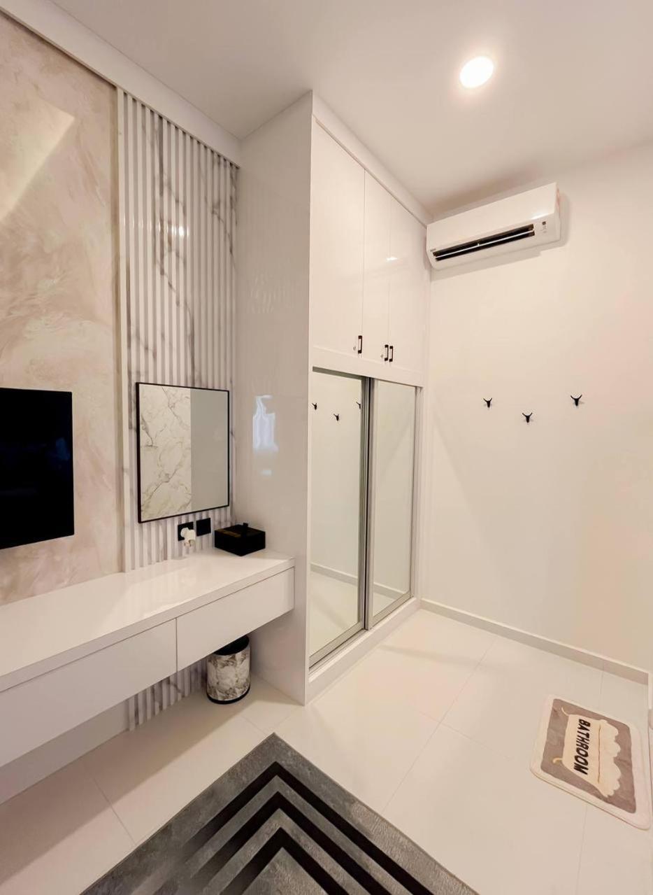 Auranad Tinyhouse Bandar Tanah Merah Wifi Netflix Luaran gambar