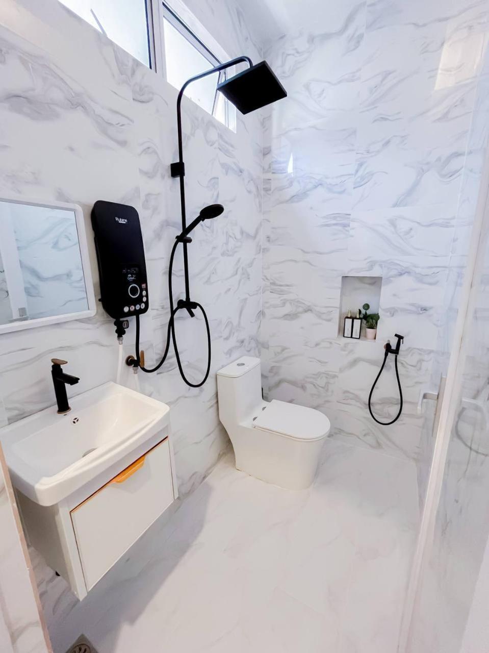 Auranad Tinyhouse Bandar Tanah Merah Wifi Netflix Luaran gambar